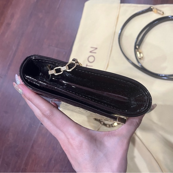 Louis Vuitton Monogram Vernis Ana Clutch - Picture 9 of 11